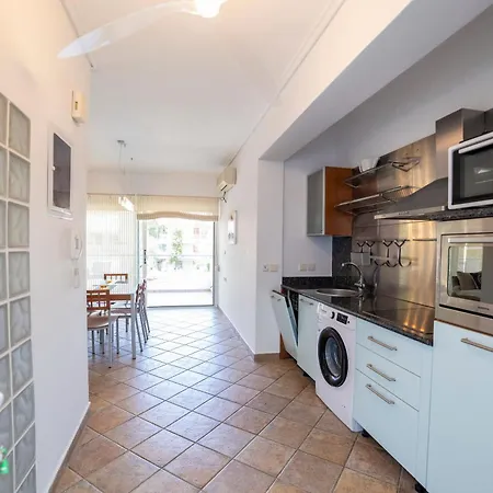 Felicia Dream House Kamena Vourla