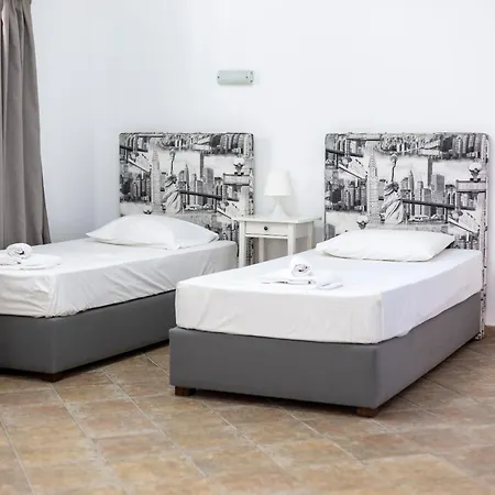 Felicia Dream House Kamena Vourla