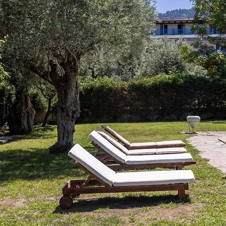 Felicia Dream House Kamena Vourla