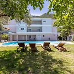 Felicia Dream House * קמנה וורלה