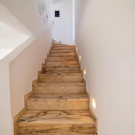 Felicia Dream House Kamena Vourla