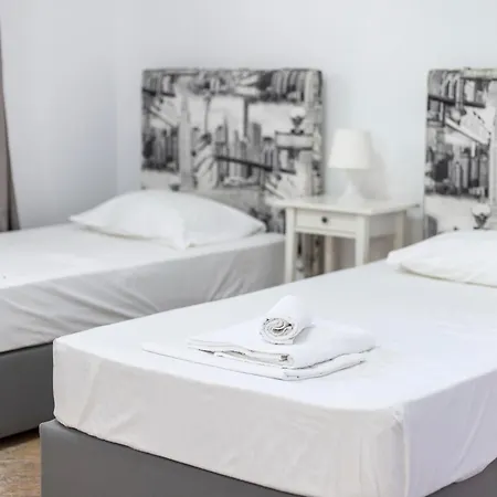 Felicia Dream House * Kamena Vourla