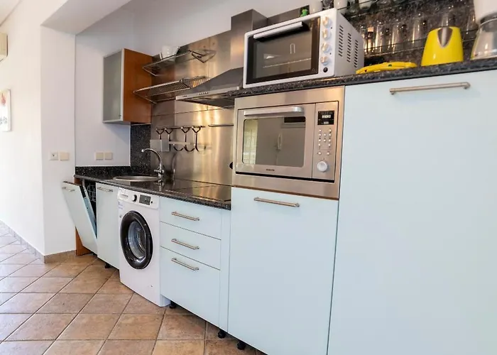 Felicia Dream House * Kamena Vourla