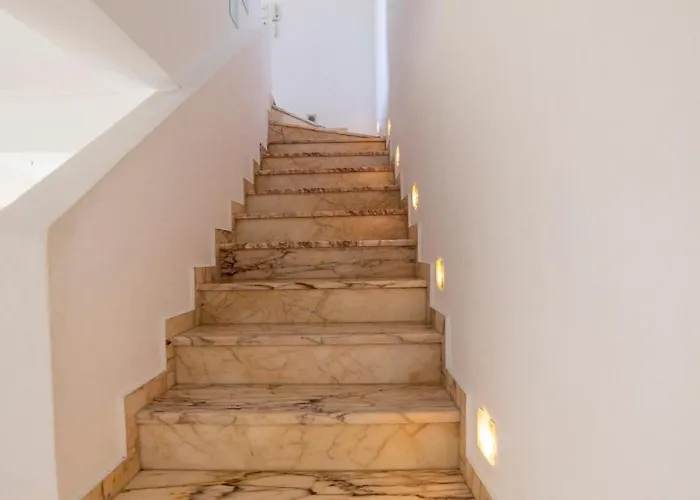 Felicia Dream House Kamena Vourla